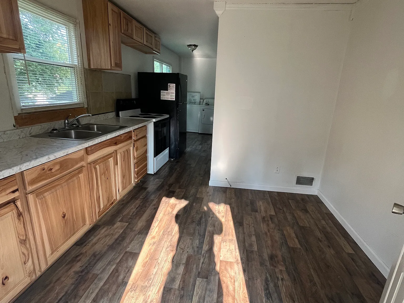 2 bed, 1.5 bath, 900 sqft, $850 — Photo 4