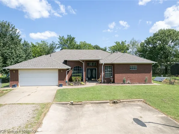 1434 Holly Ave, Van Buren, AR 72956