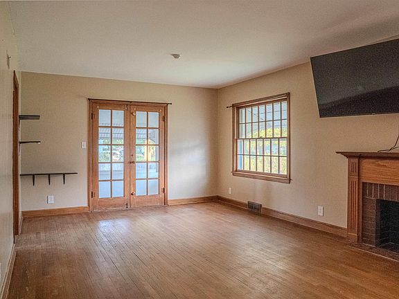 4th image of 538 W Walnut St