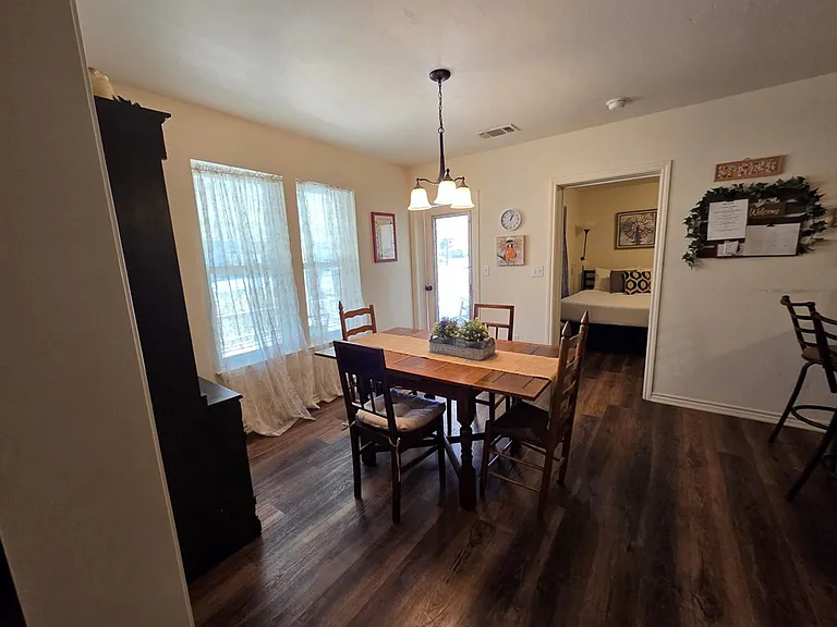 1006 E Highway St — Photo 14