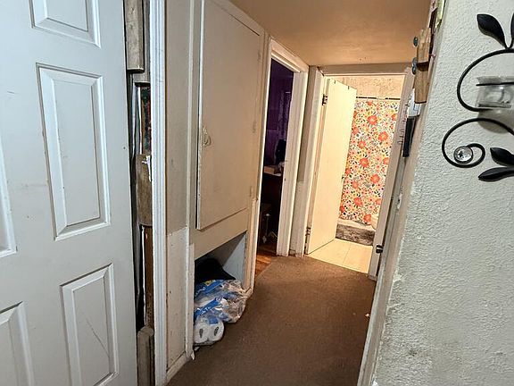 5th image of 1102 Lamar Ave