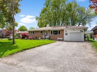 11 Warren Ave, Leamington, ON N8H 2R3