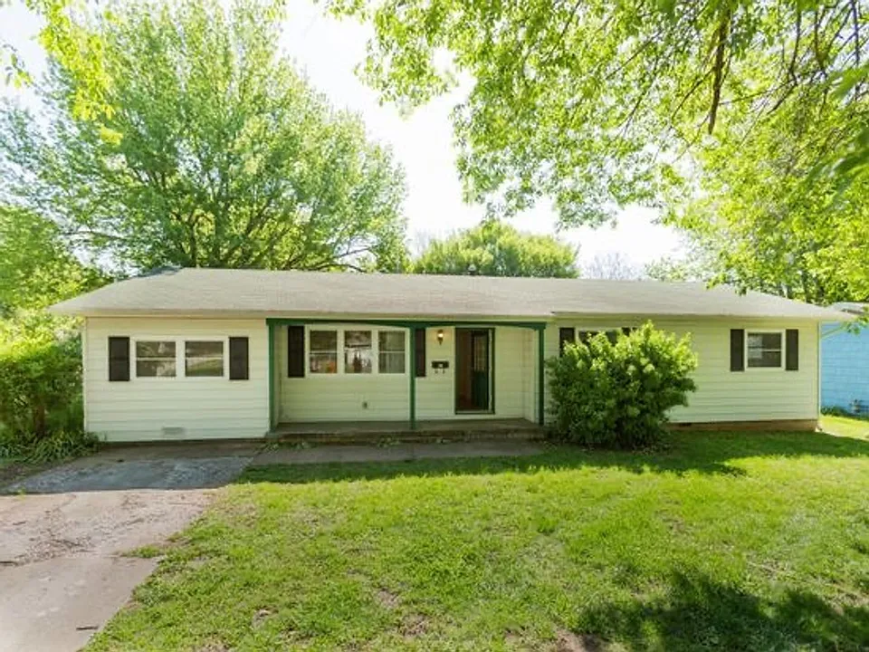 2400 S Nettleton Ave