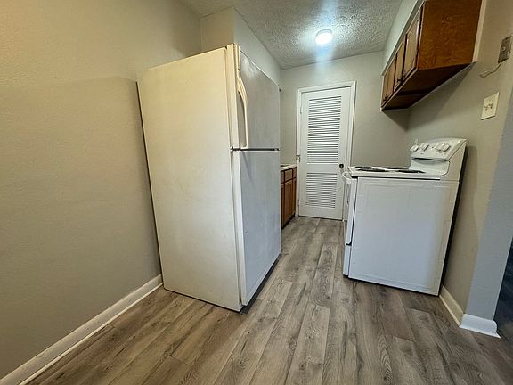 5th image of 736 Superior Ave APT F