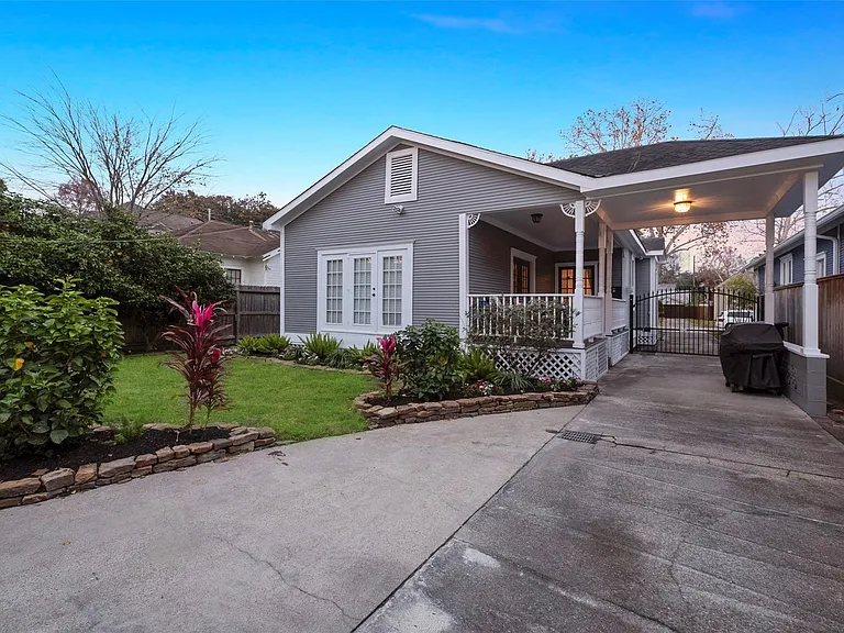 1321 Harvard St — Photo 3