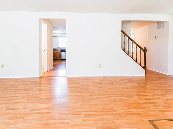3rd image of 12136 Bentridge Pl