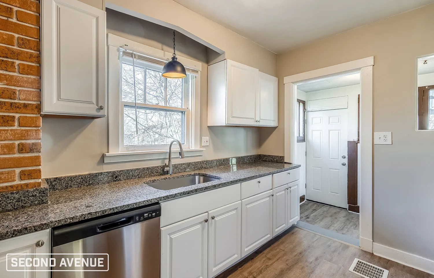 4 bed, 1.0 bath, 1620 sqft, $1,678 — Photo 4