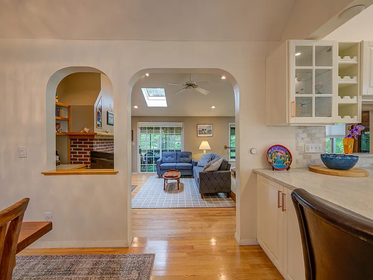 90 Chestnut Rd — Photo 14