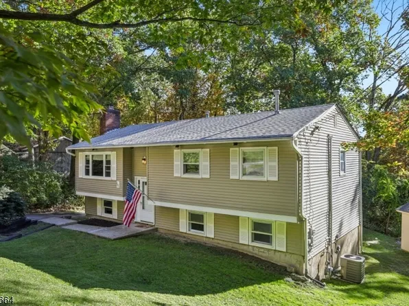54 Cedar Ridge Dr, Vernon Twp., NJ 07462