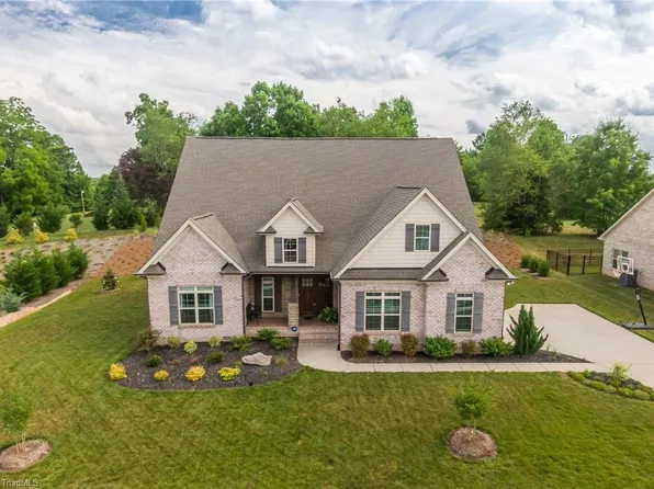 3318 Waterford Glen Ln, Clemmons, NC 27012