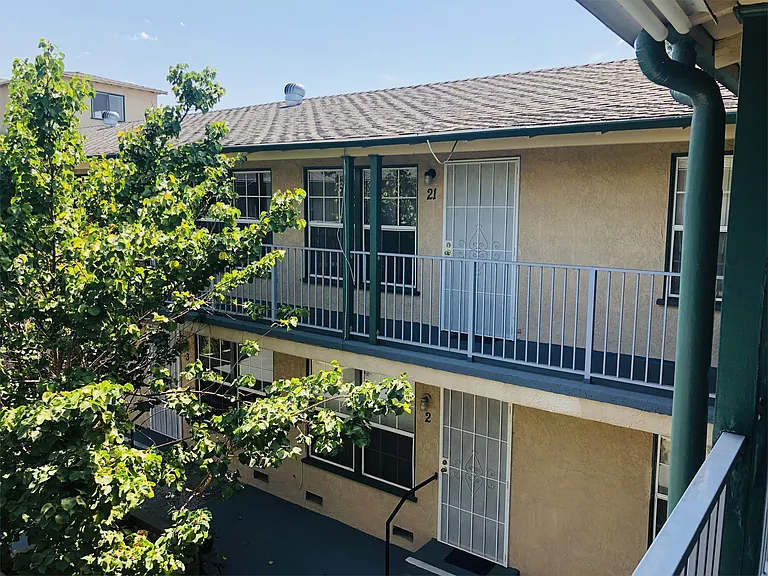 410 S Sierra Madre Blvd #21 — Photo 38
