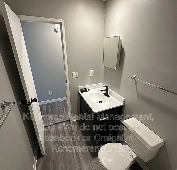1615 Jackson Ave — Photo 10
