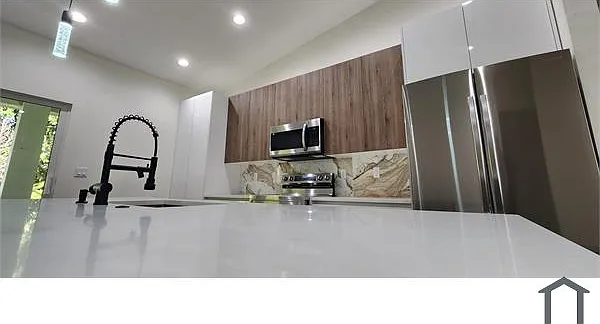 6501 Las Palmas Way — Photo 16
