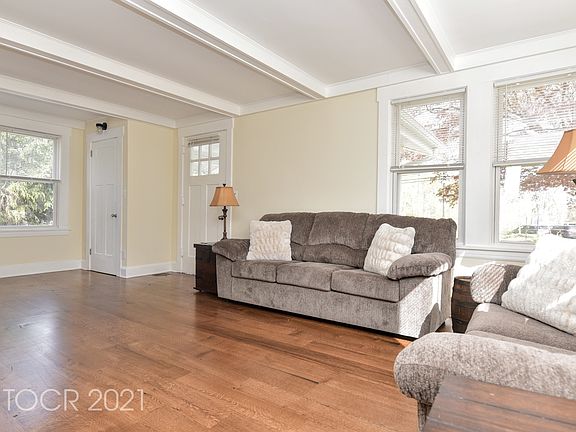 5th image of 193 Airmount Ave