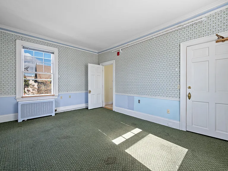 7 Oak St — Photo 3