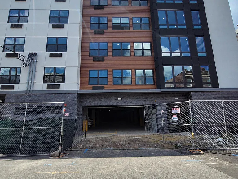 242 Spring St #1 — Photo 29