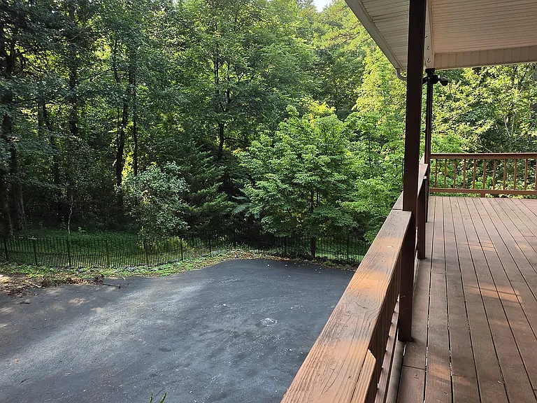 3115 Dogwood Ln — Photo 8