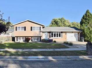 812 Mellette Ave, Pierre, SD 57501