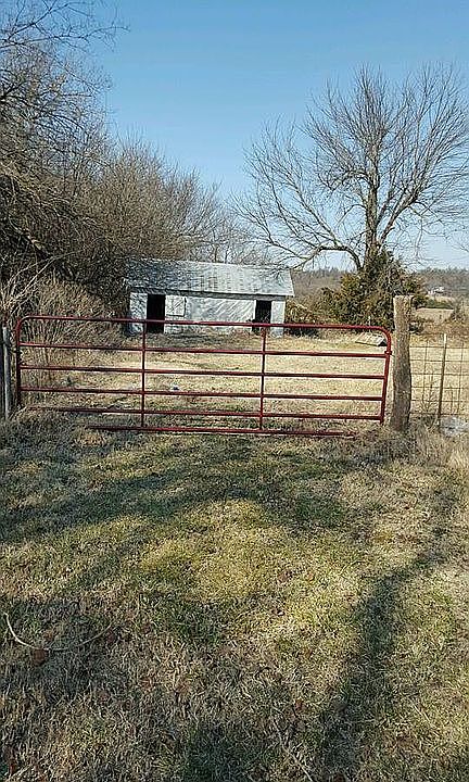 2nd image of 4511 SE Clem Rd