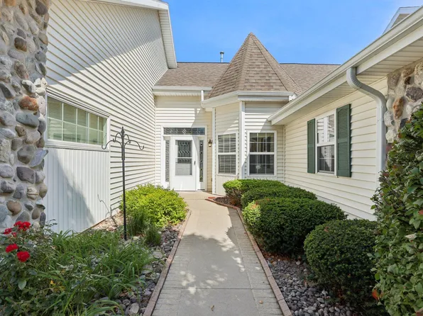5627 Steeplechase Dr, Waunakee, WI 53597