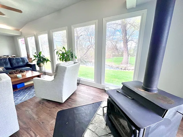 690 S Park Ave — Photo 10