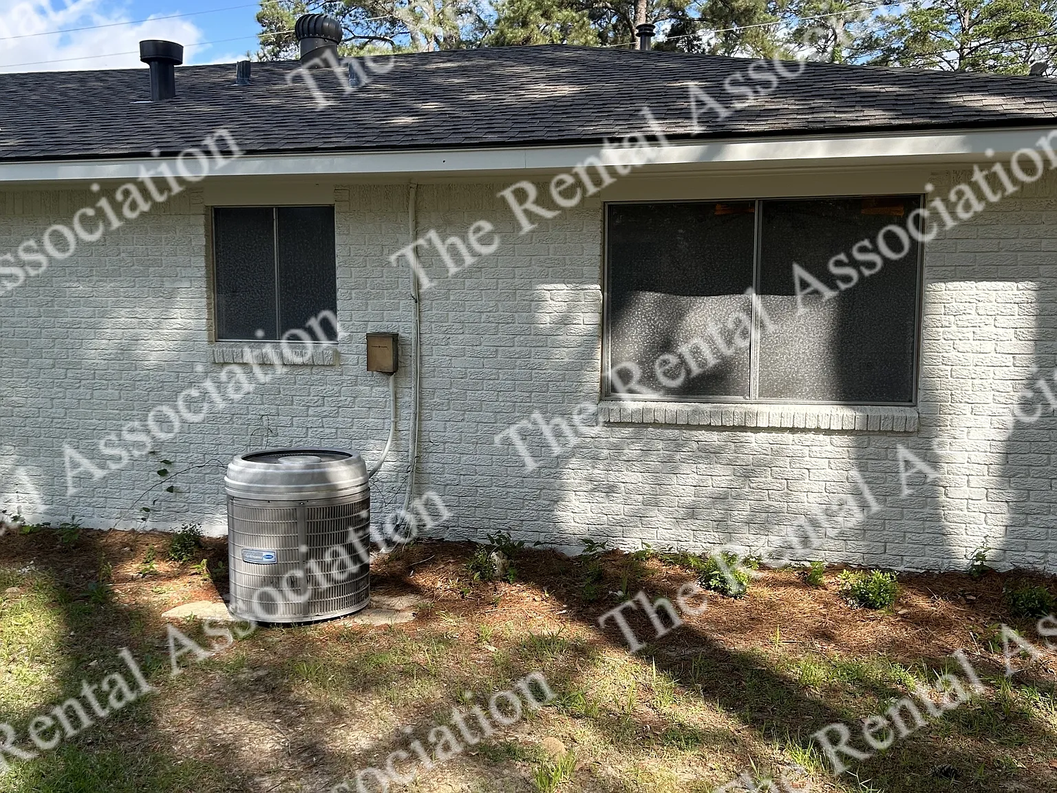 R- 1801 Roosevelt Drive - 1 — Photo 4