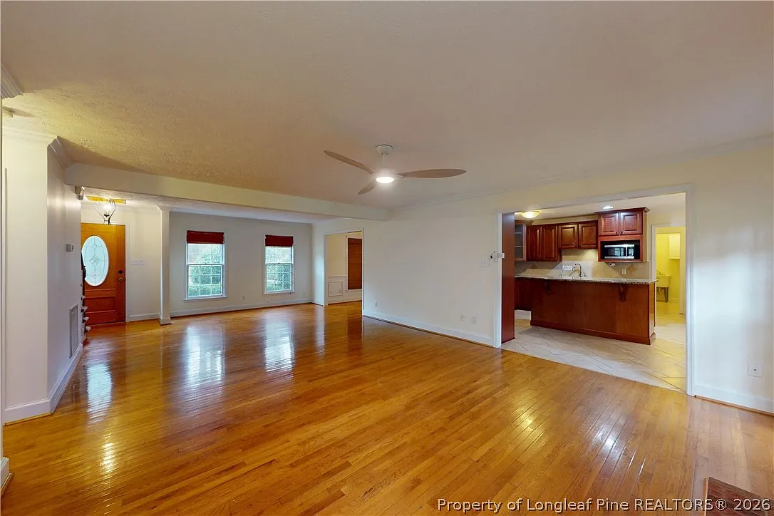 4 bed, 3.5 bath, 2743 sqft, $2,500 — Photo 3