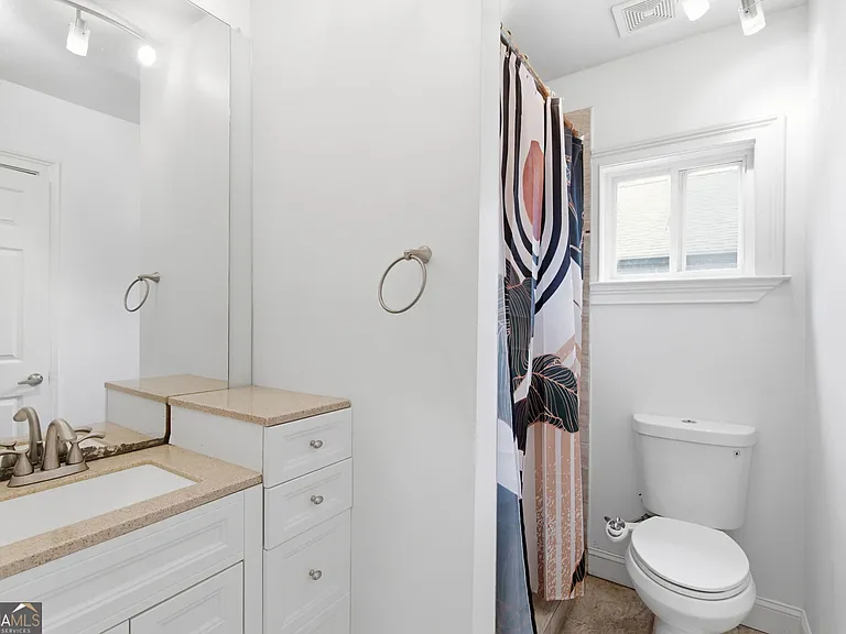 1669 Emerald Ave SW — Photo 17