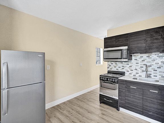 3rd image of 2731 NW 1st St #1