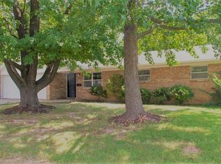 811 N 12th St, Rogers, AR 72756