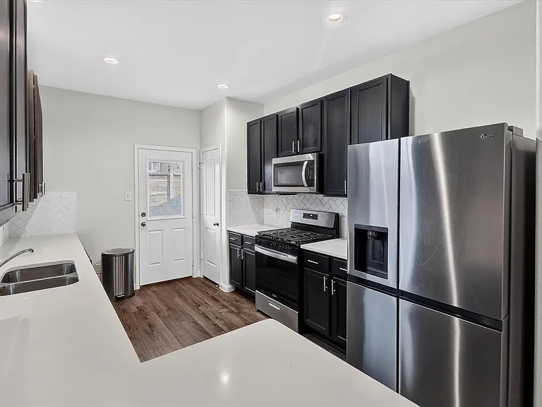 24839 Goldoni Dr — Photo 11