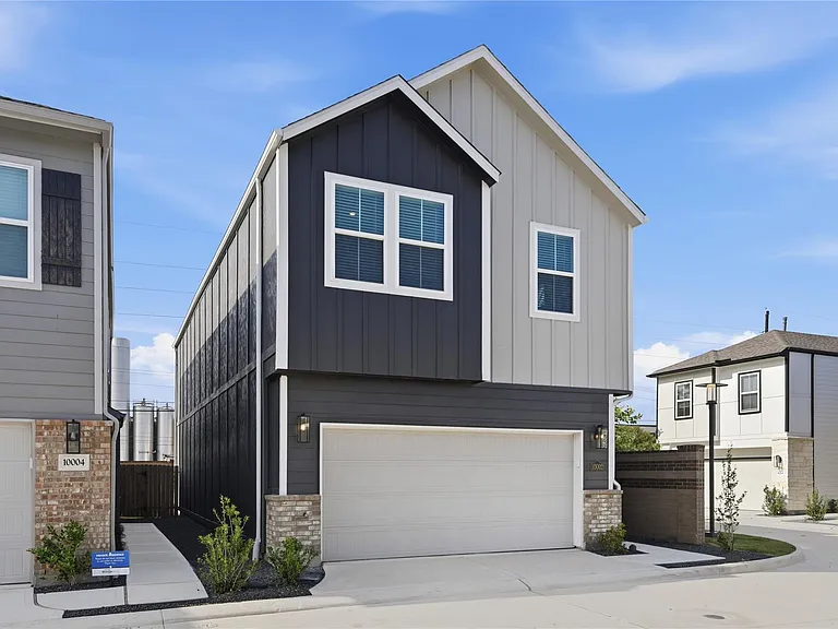 10010 Rustic Charm St — Photo 2