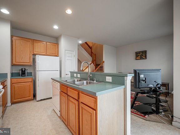 5th image of 9618 Potters Hill Cir