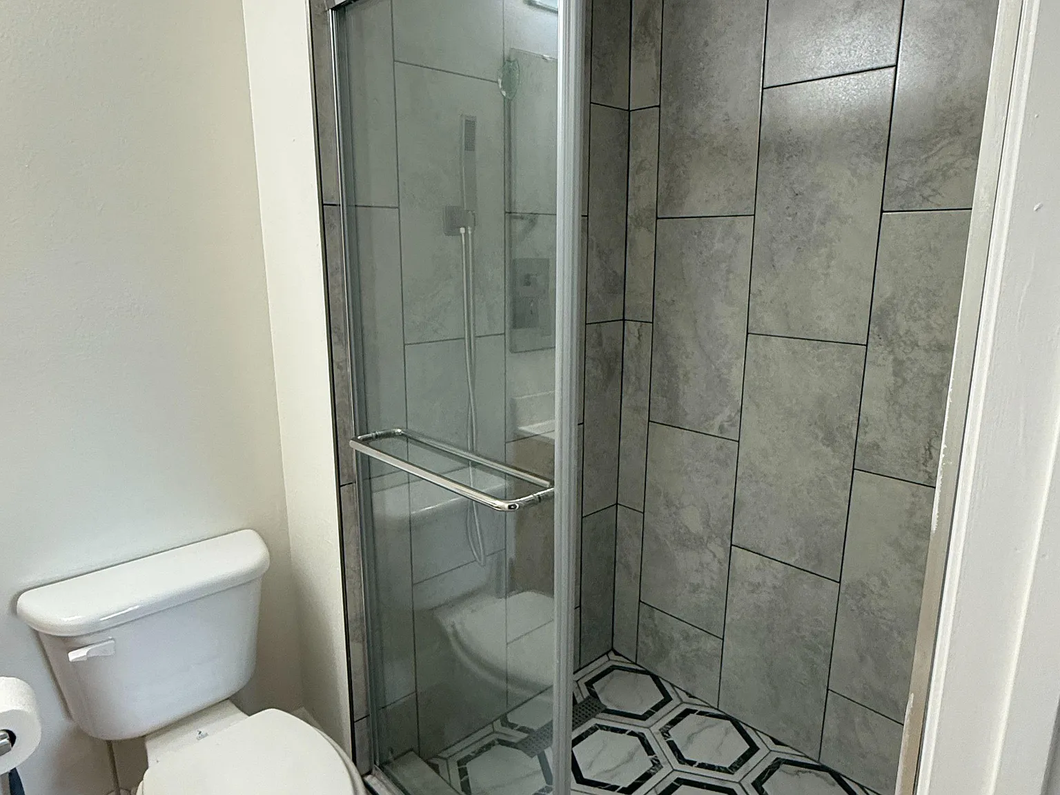 4 bed, 6.5 bath, 3884 sqft, $1,092 — Photo 3