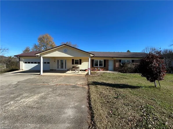 7855 State Highway 90 E, Stony Point, NC 28678