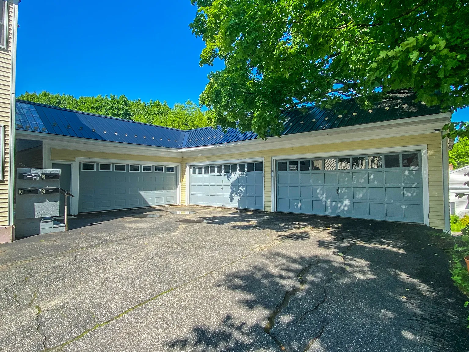 2 bed, 1000 sqft, $1,600 — Photo 3