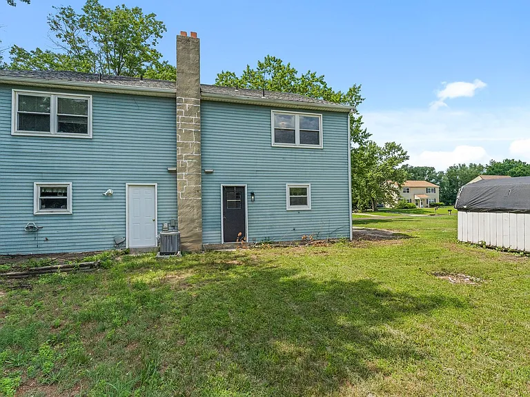 7 Andrea Dr — Photo 26