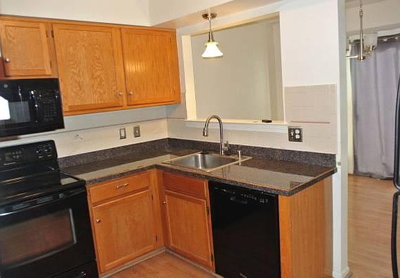 2nd image of 7441 N Kingston Ct