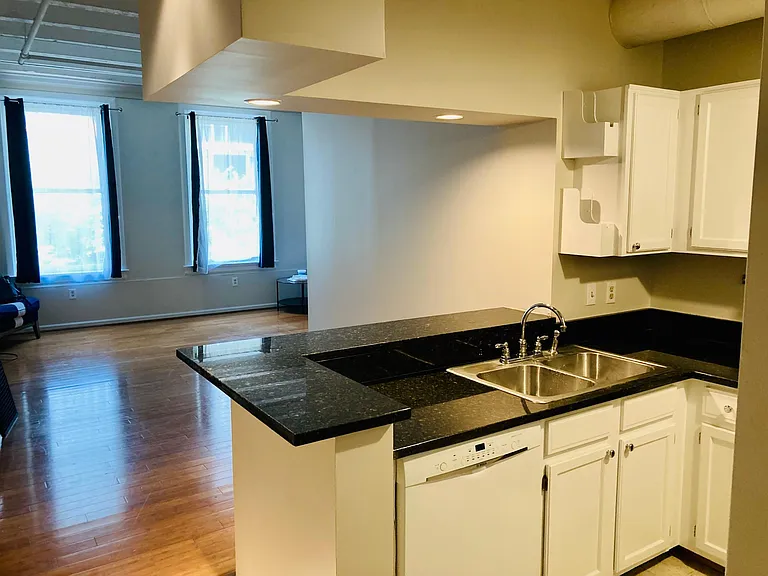 32 Peachtree St NW #303 — Photo 6