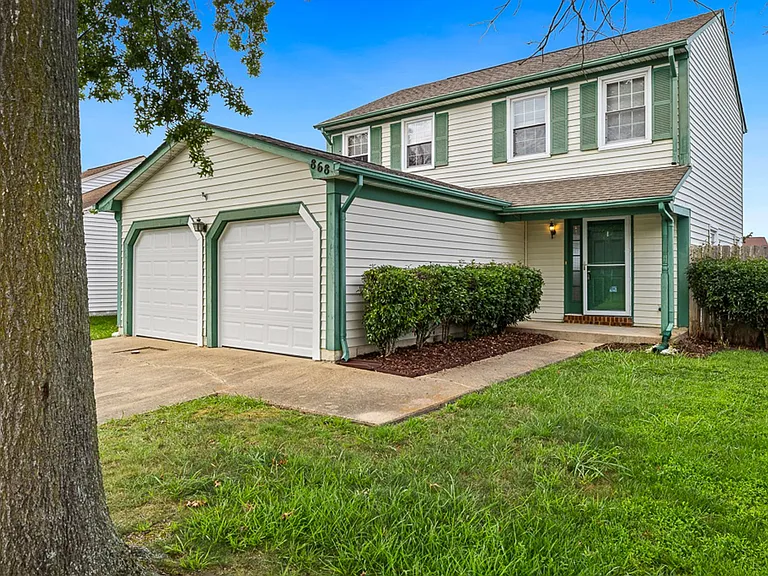 868 Avatar Dr — Photo 1