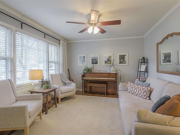 4th image of 8411 Beverly Dr