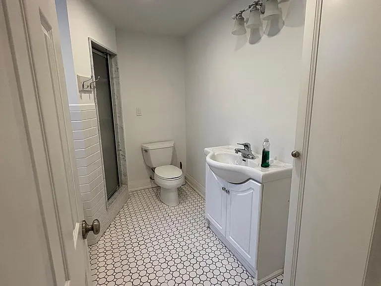 24 Fenelon Dr #BASEMENT — Photo 6