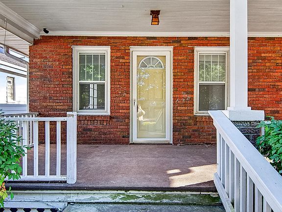 4th image of 3006 Hartzer St
