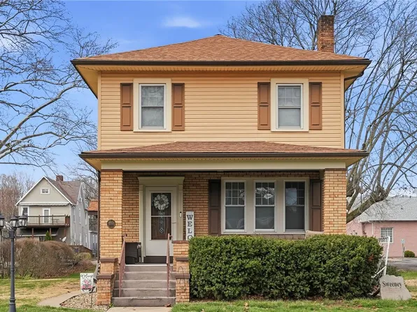 1284 Corporation St, Beaver, PA 15009