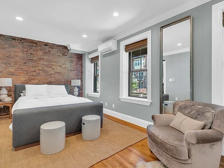 31 Concord Sq #2 — Photo 15
