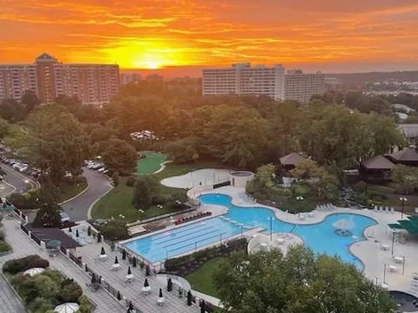 205 Yoakum Pkwy Unit 1016, Alexandria, VA 22304