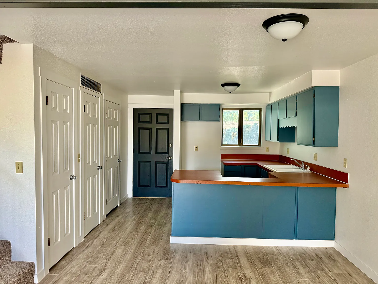 2 bed, 1065 sqft, $1,800 — Photo 3