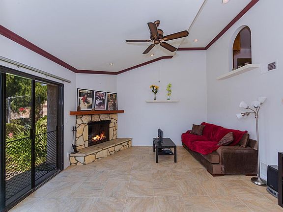 2nd image of 562 Rosewood Ave