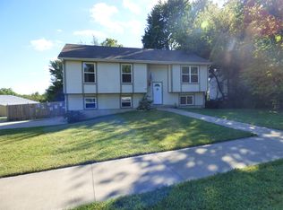 703 Pennsylvania St, Leavenworth, KS 66048