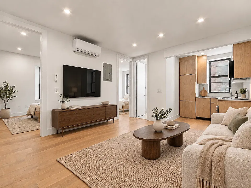 207 8th Ave #2R